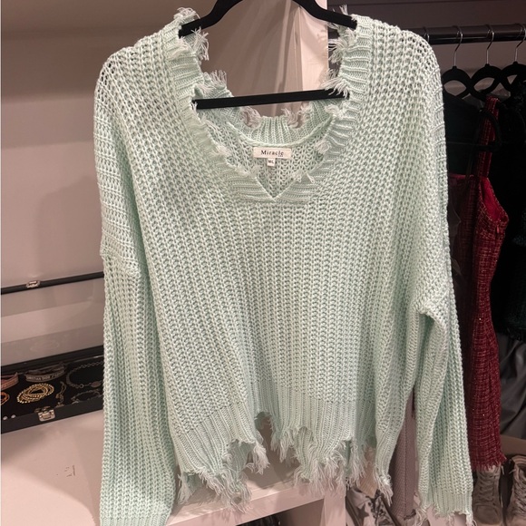 Light green distressed sweater - Picture 1 of 2